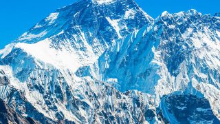 高く遠い夢」７０歳エベレスト登頂記 | 草加山の会